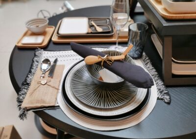 Vue d'angle élevé d'un vieux téléphone sur la table